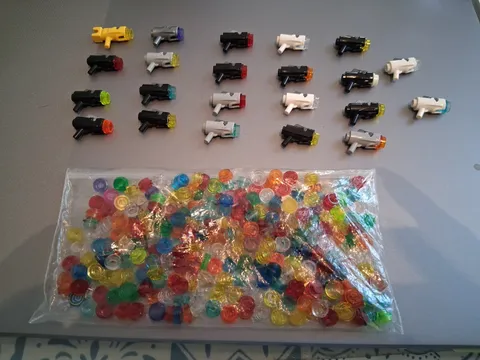 Lego Star Wars - 22 Mini Blasters w/ Bag of Studs Shooter Gun Pistols