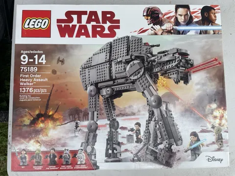 LEGO Star Wars 75189 First Order Heavy Assault Walker