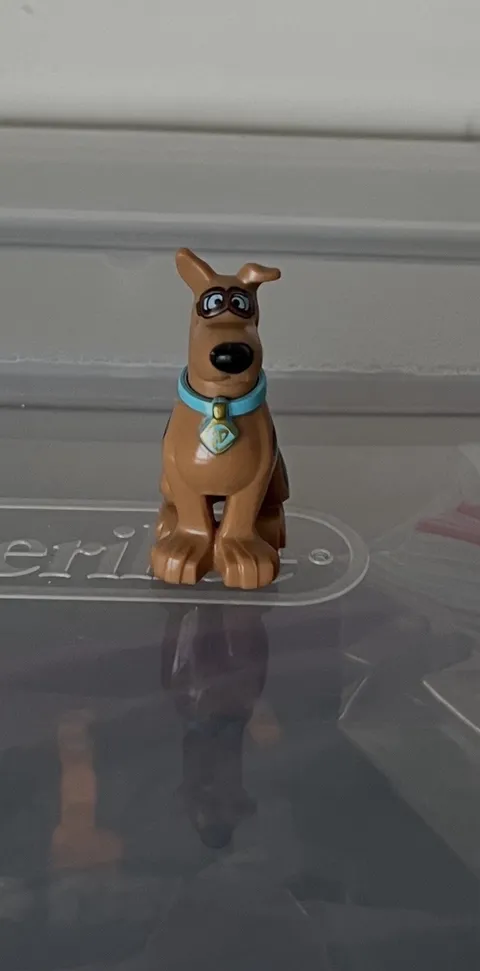 LEGO Scooby-Doo  Mini Sitting Figure with Blue Collar Goggles MINT