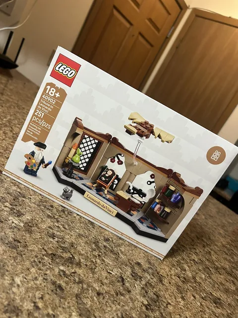LEGO Tribute to Leonardo da Vinci #40902 Brand New & Sealed GWP