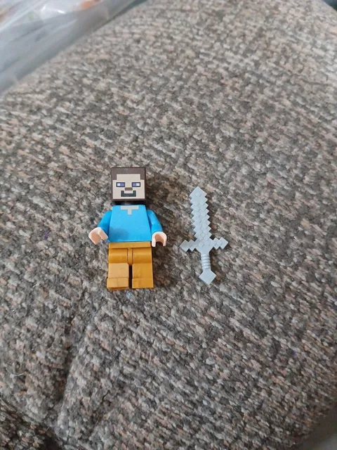 Lego Minecraft Steve W Pearl Gold Pants W Grey Sword.  M