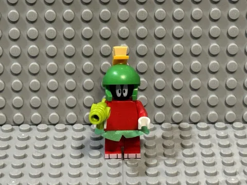 LEGO Marvin The Martian Looney Tunes Collectible Minifigure CMF 71030 Figure