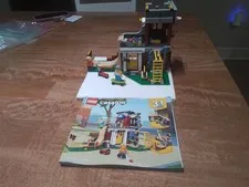 LEGO Creator 3-in-1 Modular Skate House 31081 100% Complete With Minigs & Manual