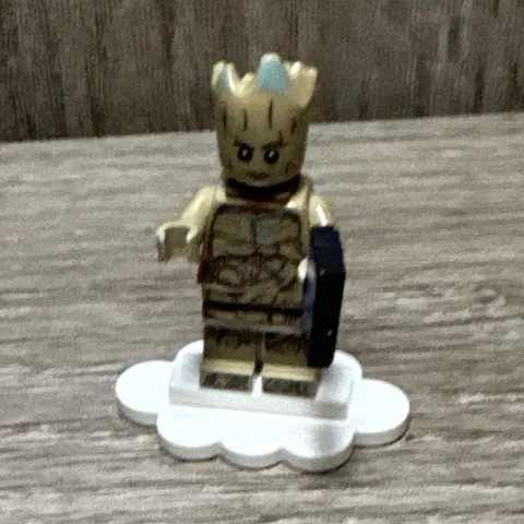 LEGO Gold Minifigure w/ Black Shield & White Cloud Stand Display Base