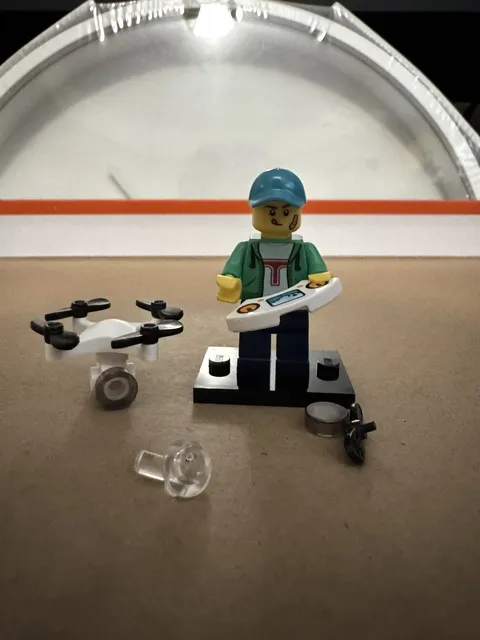 LEGO Series 20 Collectible Minifigures 71027 - Drone Boy
