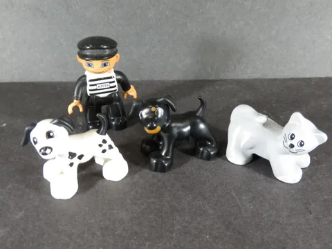 Vintage Lego Duplo Lot  Black Dalmation Dogs Gray Cat Prisoner B6178