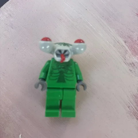 LEGO Squidman Alien Minifigure 5969 Space Police III Green Grey with Red Cape
