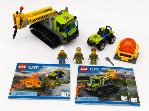 LEGO City Volcano Crawler 60122  w/ instruc & minifigs