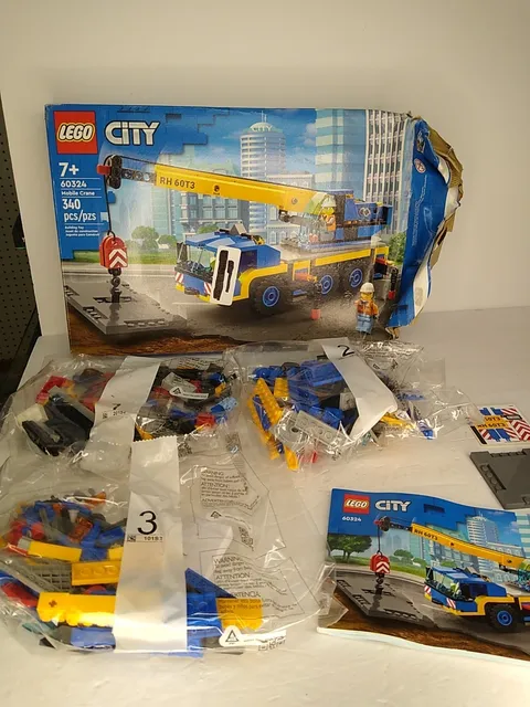 BOX DAMAGED LEGO City Theme Mobile Crane 60324 Construction COMPLETE