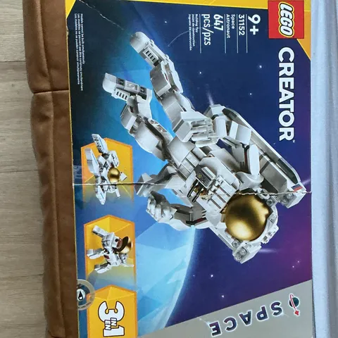 LEGO Creator 3in1 Space Astronaut 31152 Display Stand 647pcs Ages 9+ 2024