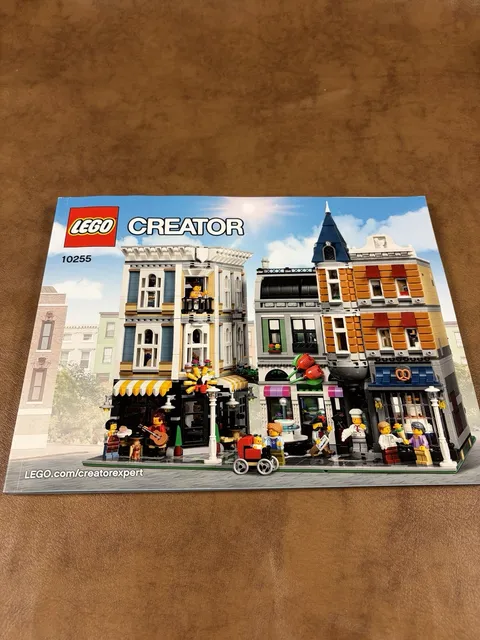 Manual LEGO 10255 Assembly Square Creator Expert Instruction Manual ONLY