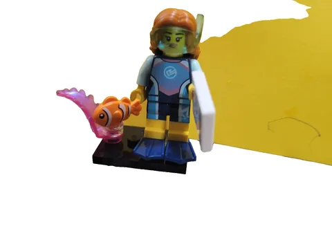 LEGO Minifigures Series 29 - Marine Biologist Scuba Diver with Clownfish 71052 (