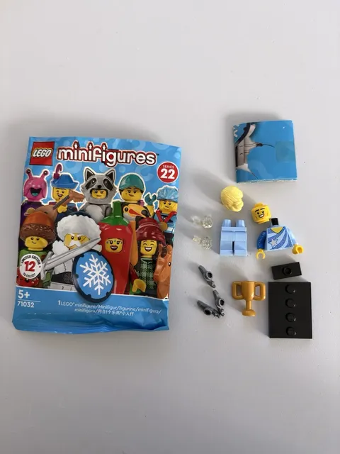 LEGO Figure Skater Minifigure Series 22 71032 Limited Edition Foil Pack
