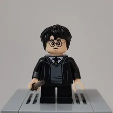 LEGO Harry Potter | Harry Potter - Hogwarts Robe Minifigure | hp470 | 76426